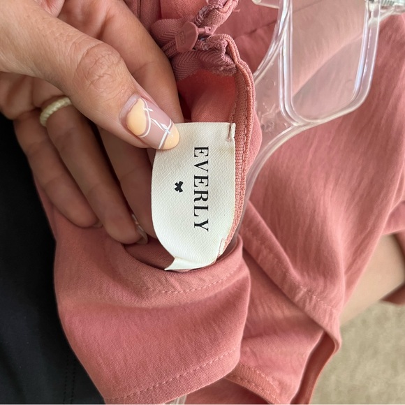 Everly Blush romper - Picture 3 of 3